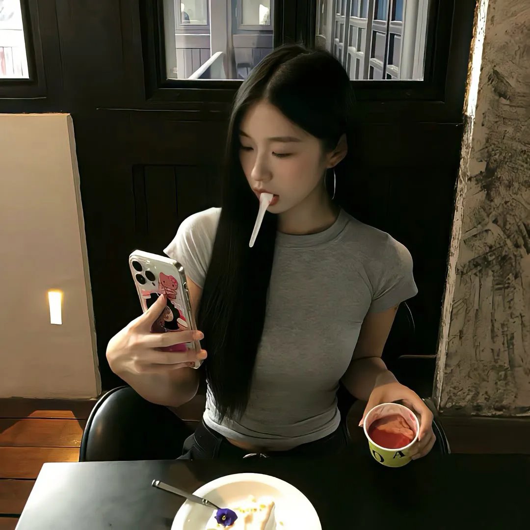 肉弹霓裳